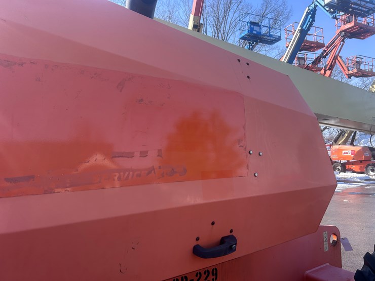 2011-jlg-660sj-image-20