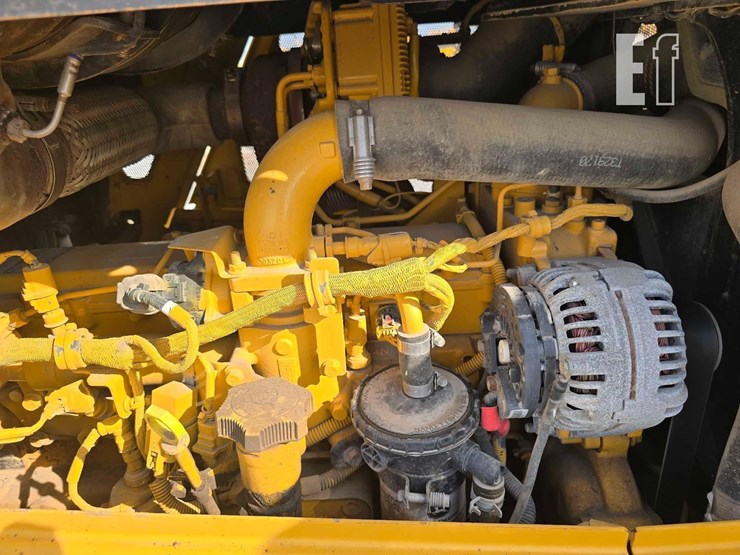 2016-deere-700k-lgp-image-17