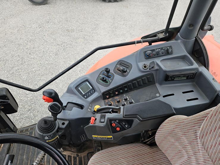 2016-kubota-m135gx-image-19