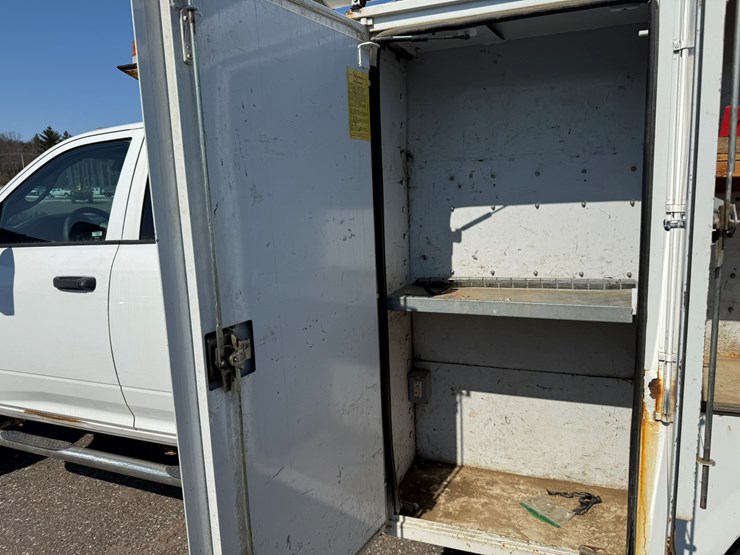 #2048-•-2013-ram-5500-heavy-duty-service-truck-image-14