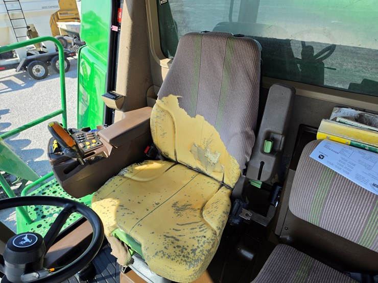 2006-john-deere-9560-sts-image-9