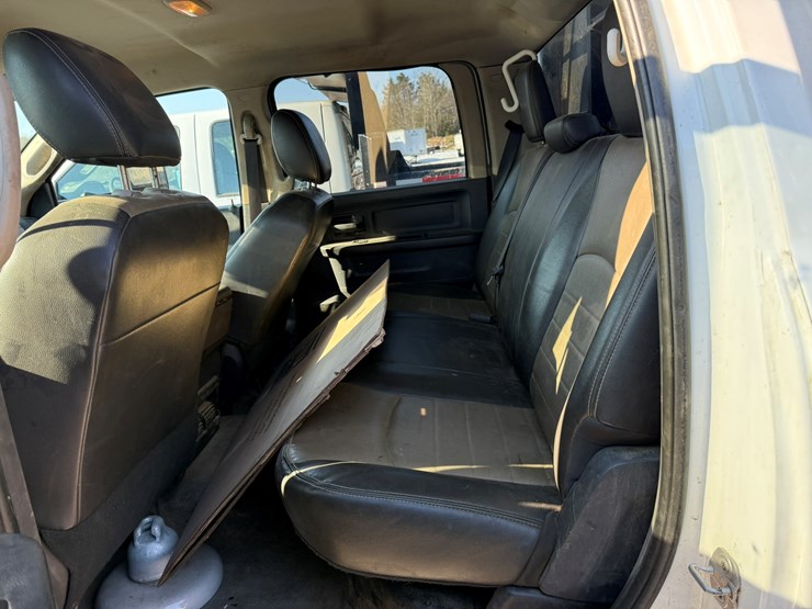 #2034-•-2012-ram-5500-heavy-duty-service-truck-image-39