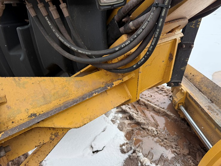 caterpillar-160m-image-75