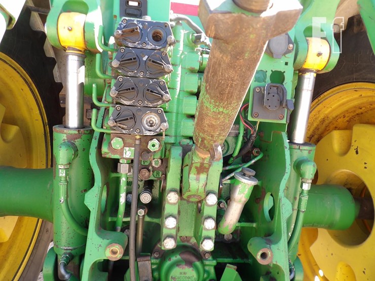 john-deere-8220-image-12