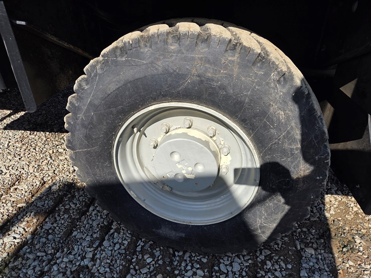 massey-ferguson-8-image-60