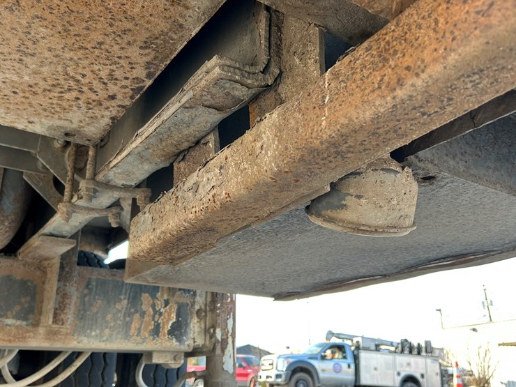 peterbilt-365-image-66