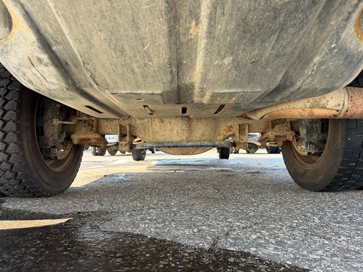 #2049-•-2015-ram-5500-heavy-duty-service-truck-image-25