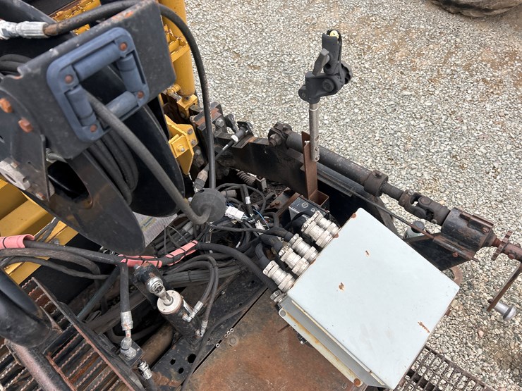 caterpillar-ap-600d-image-53