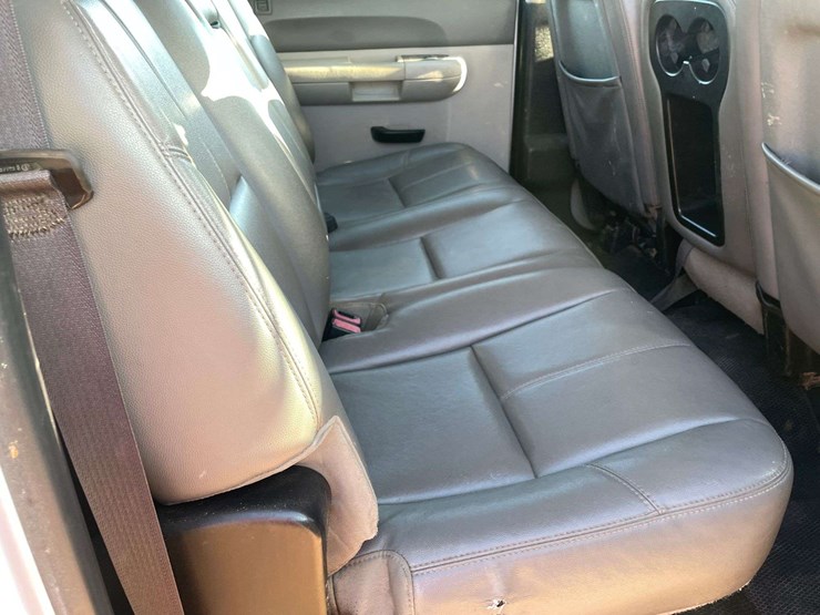 2013-gmc-sierra-2500-image-16