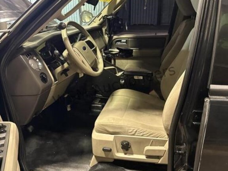 2014-ford-expedition-image-24