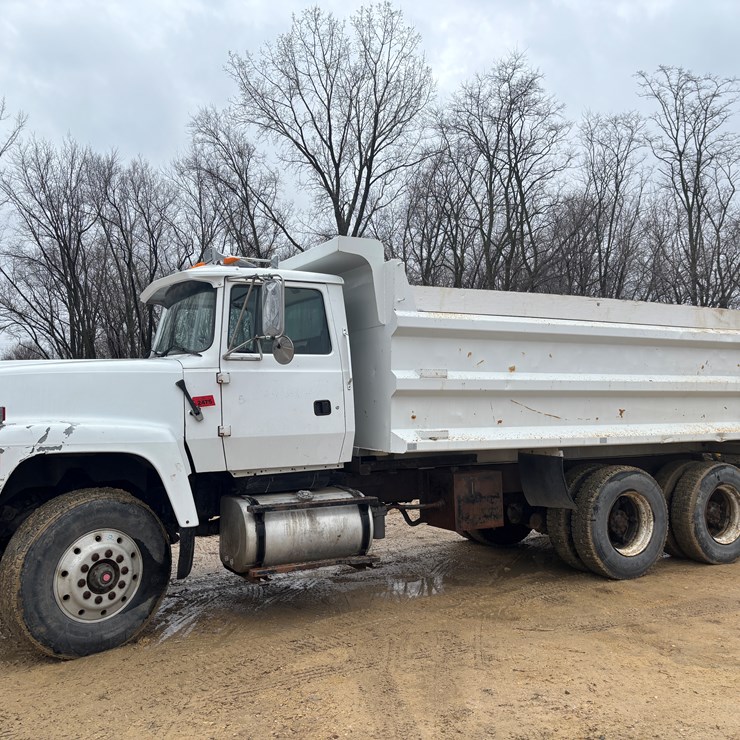 1997 FORD LT8000