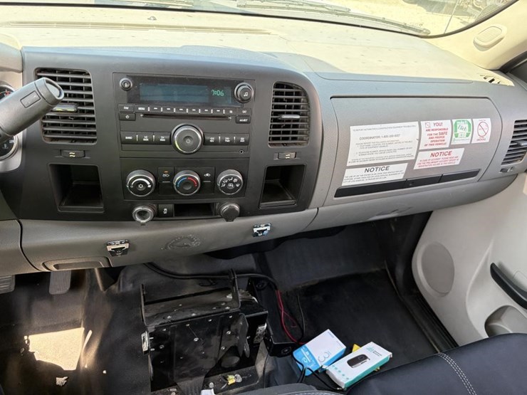 2012-gmc-sierra-2500-image-17