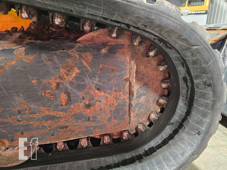 2020-jcb-3ts-8t-image-30