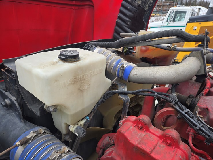 peterbilt-579-image-58