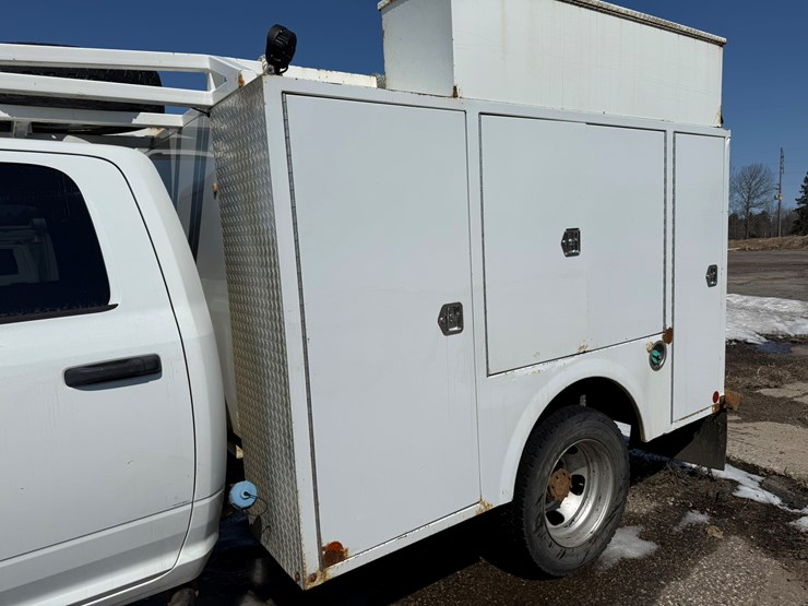 #1063-•-2014-ram-5500-heavy-duty-service-truck-image-11