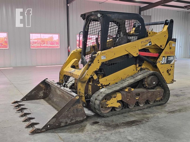 2015-caterpillar-259d-image-1