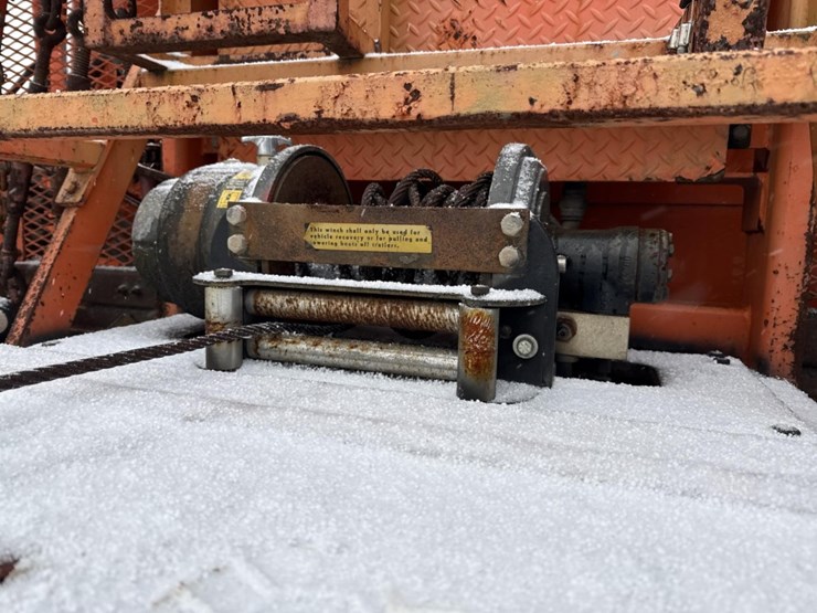 2016-massey-ferguson-8-image-31