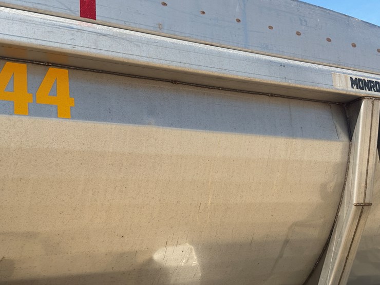 2006-international-7600-image-54