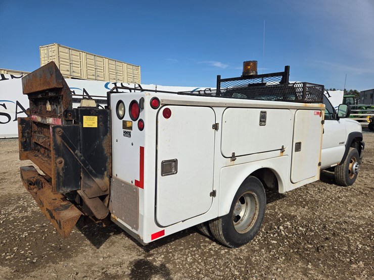 2003-chevrolet-3500-image-5