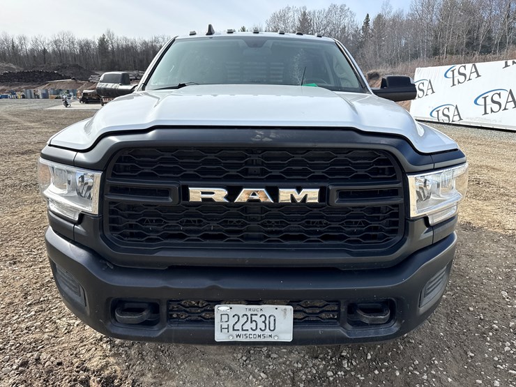 2019-dodge-3500hd-image-8