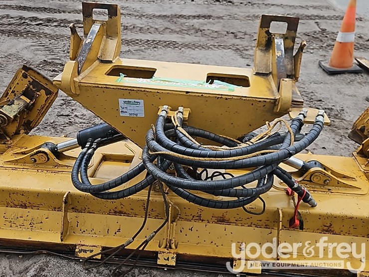 caterpillar-307-image-7