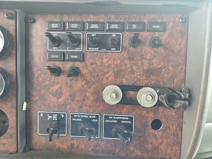 2005-kenworth-t600-image-71