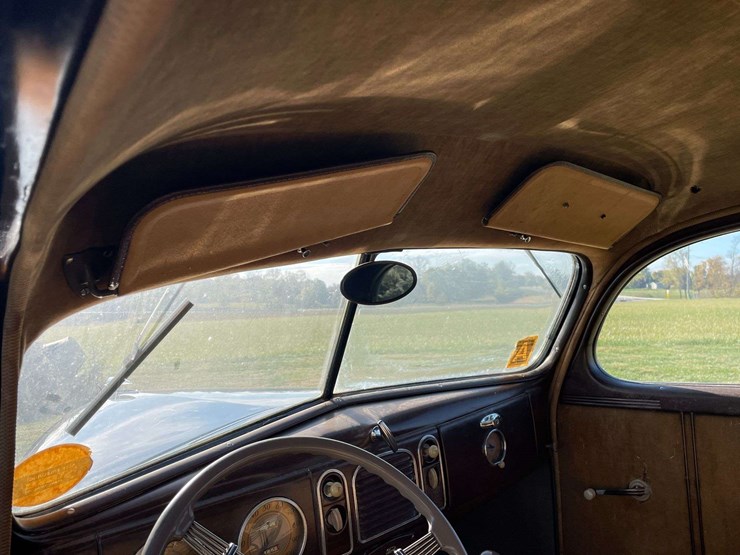 1938-ford-two-door-deluxe-sedan---original-car!-image-61