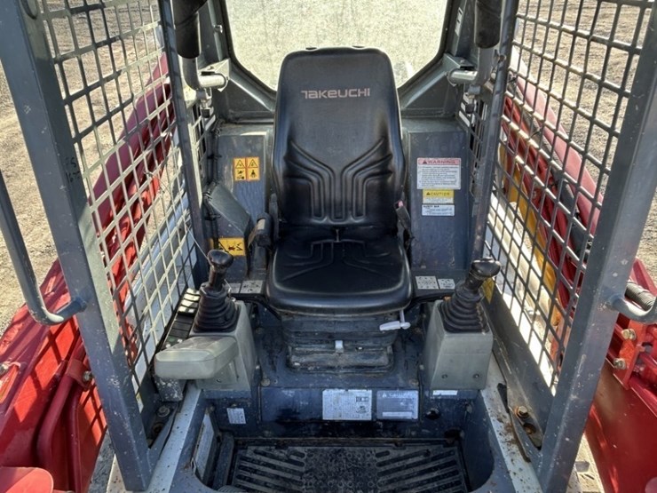 2016-takeuchi-tl8-image-13