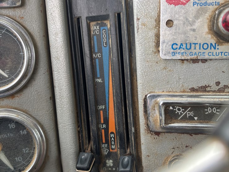 1997-ford-lt8000-image-49