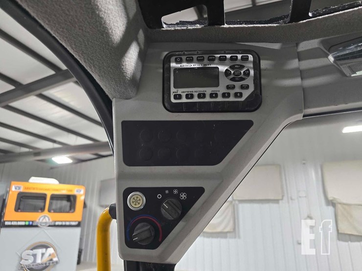 2021-jcb-3ts-8t-image-17