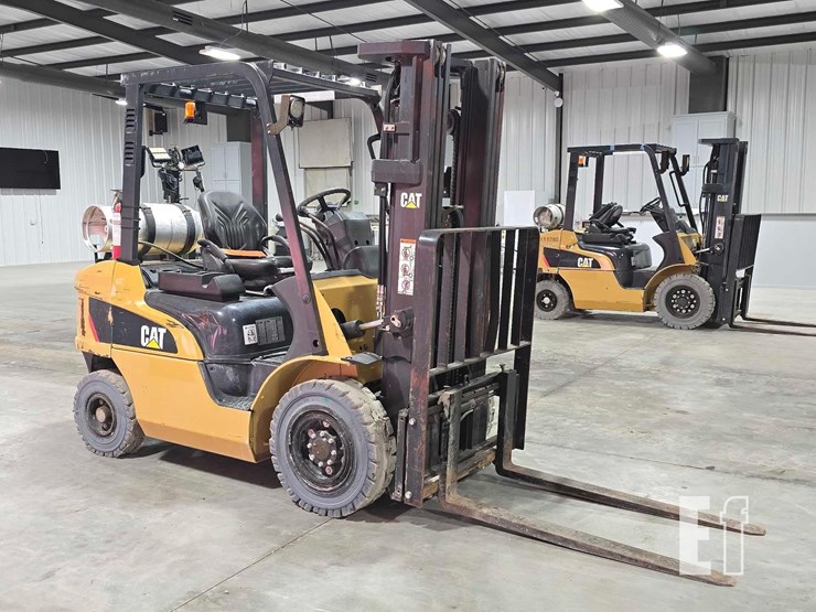 2021-caterpillar-gp25n-image-2