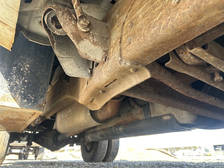 2005-gmc-3500-image-46