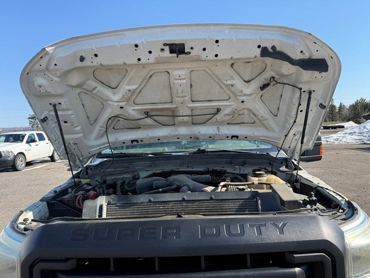 2011-ford-f550-xl-image-10