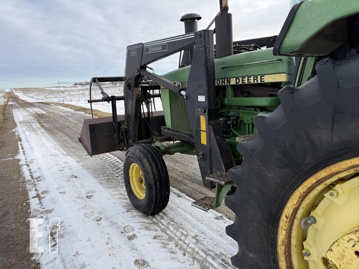 john-deere-4040-image-34