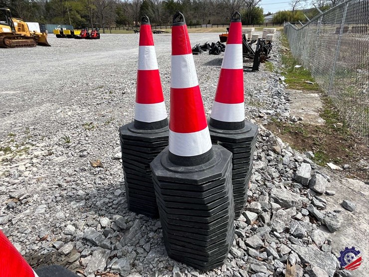 lot-of-50-unused-2026-ce-irstc-safety-traffic-cones-image-3