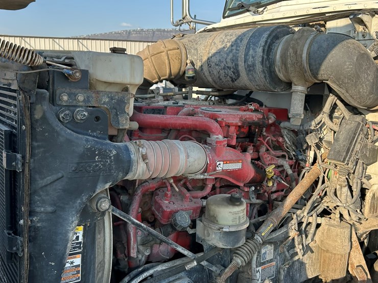 peterbilt-365-image-82