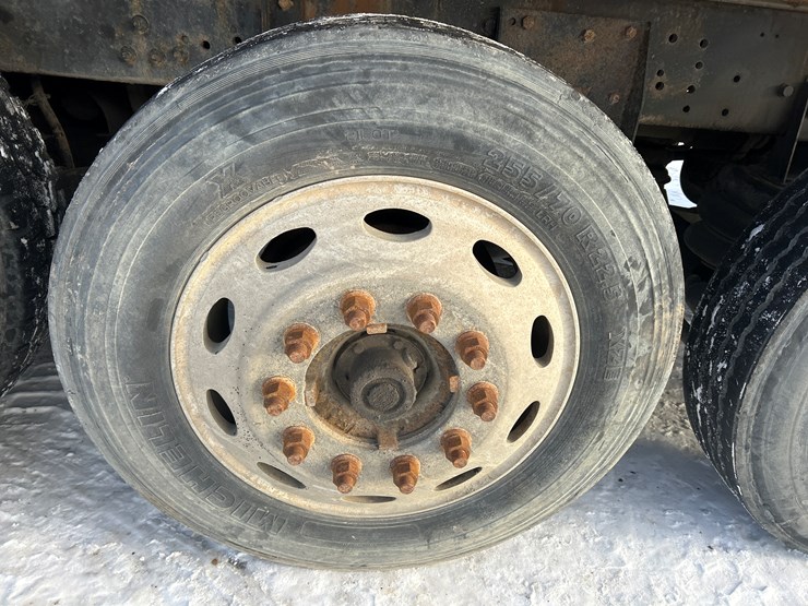 2005-international-7600-image-81