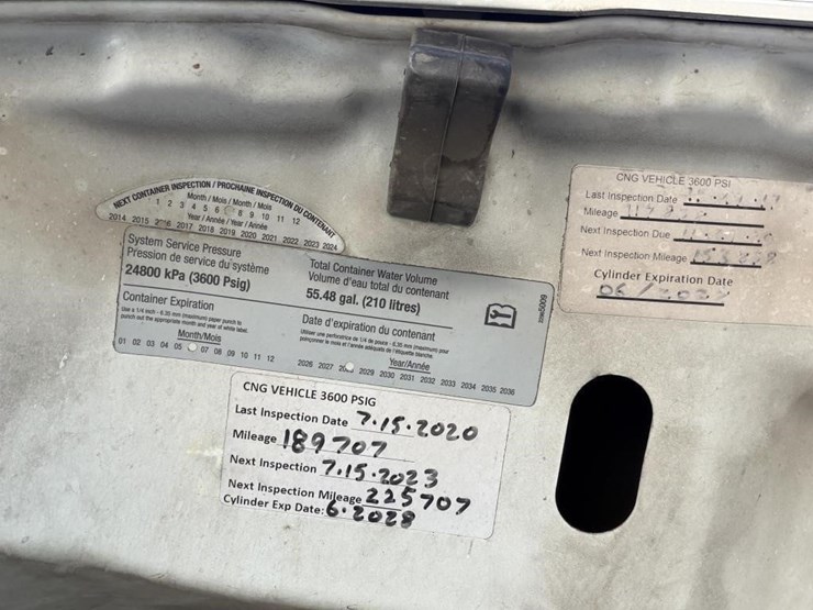 2013-chevrolet-2500-image-24