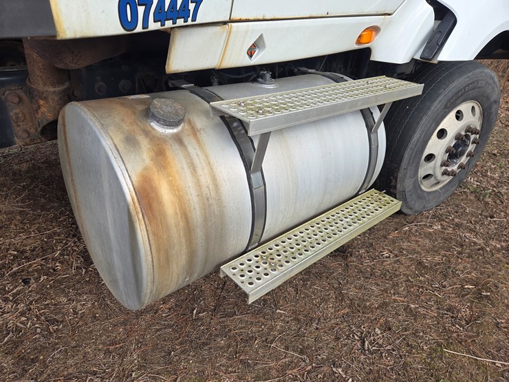 2012-international-prostar-image-14