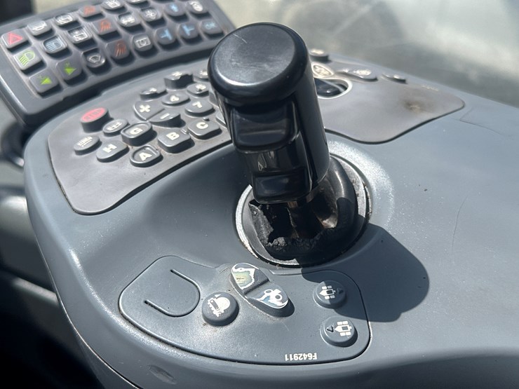 2011-deere-1270e-image-72