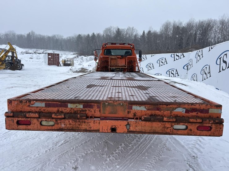 2016-massey-ferguson-8-image-4