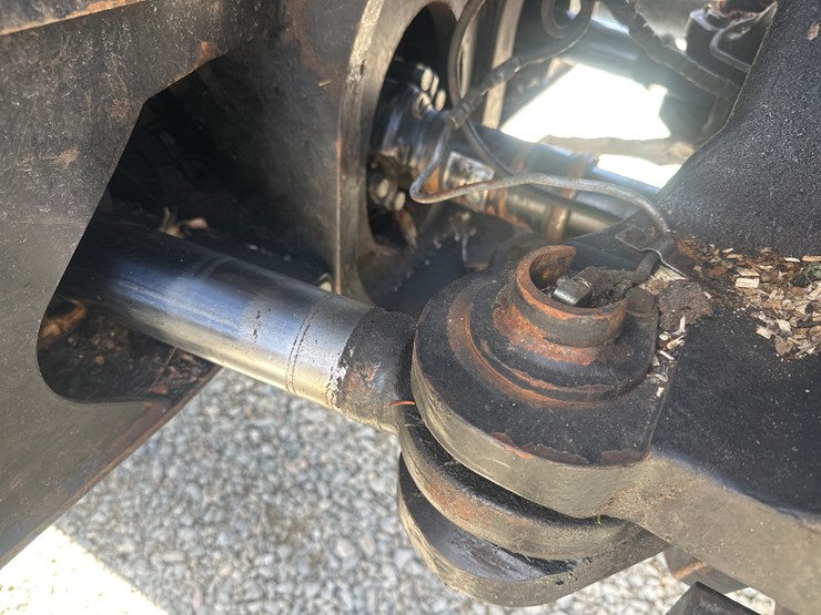 2011-deere-1270e-image-32