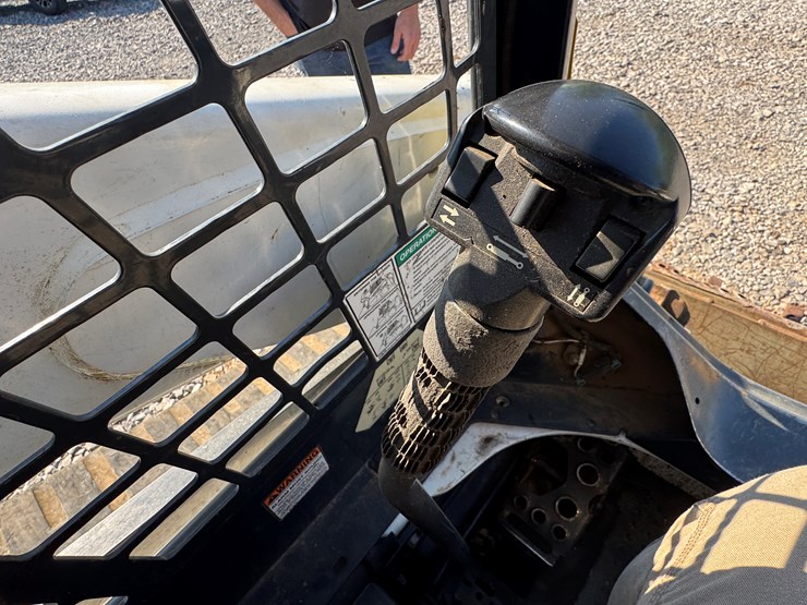 bobcat-t550-image-40