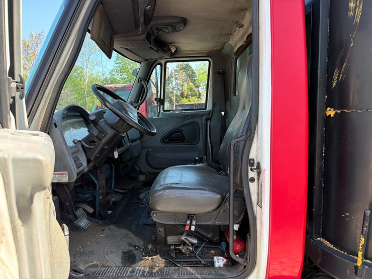 2005-international-durastar-4400-image-37