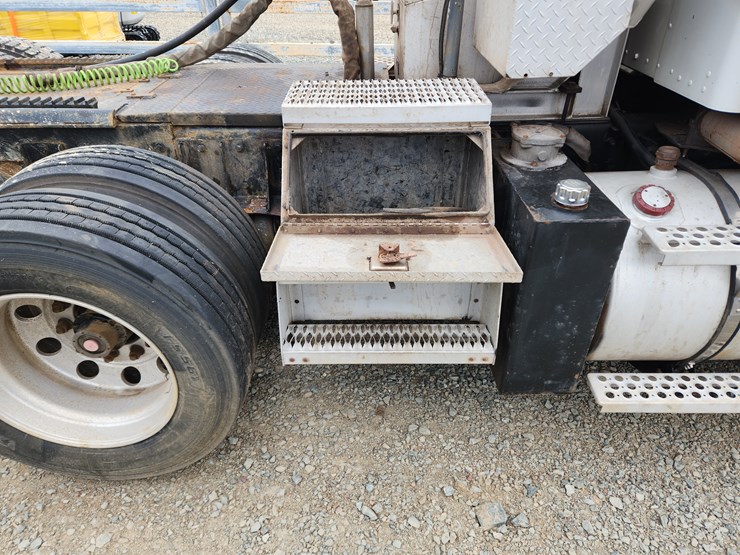 2006-kenworth-t800-image-15