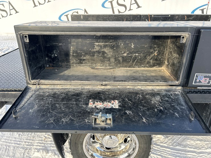 2021-ford-f550-image-24