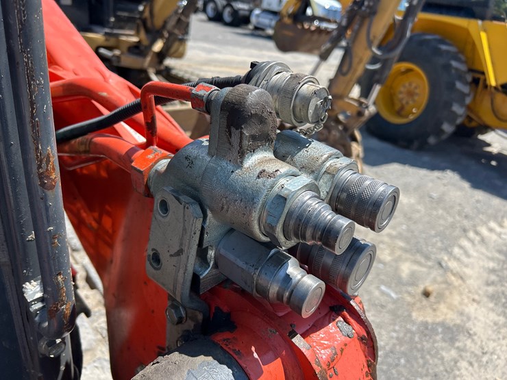 kubota-svl75-2-image-12