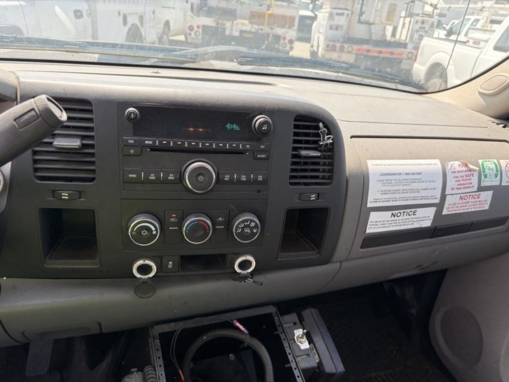 2012-gmc-sierra-2500-image-17