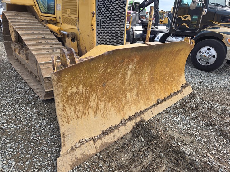 caterpillar-d6n-xl-image-9