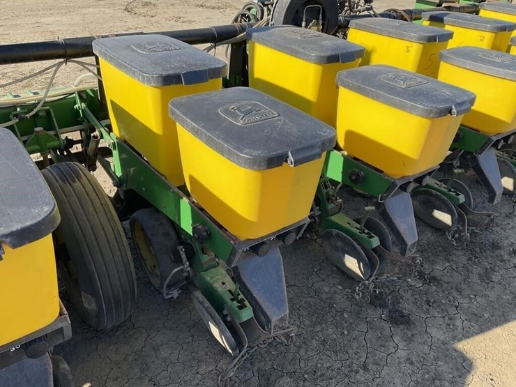 john-deere-7300-image-15